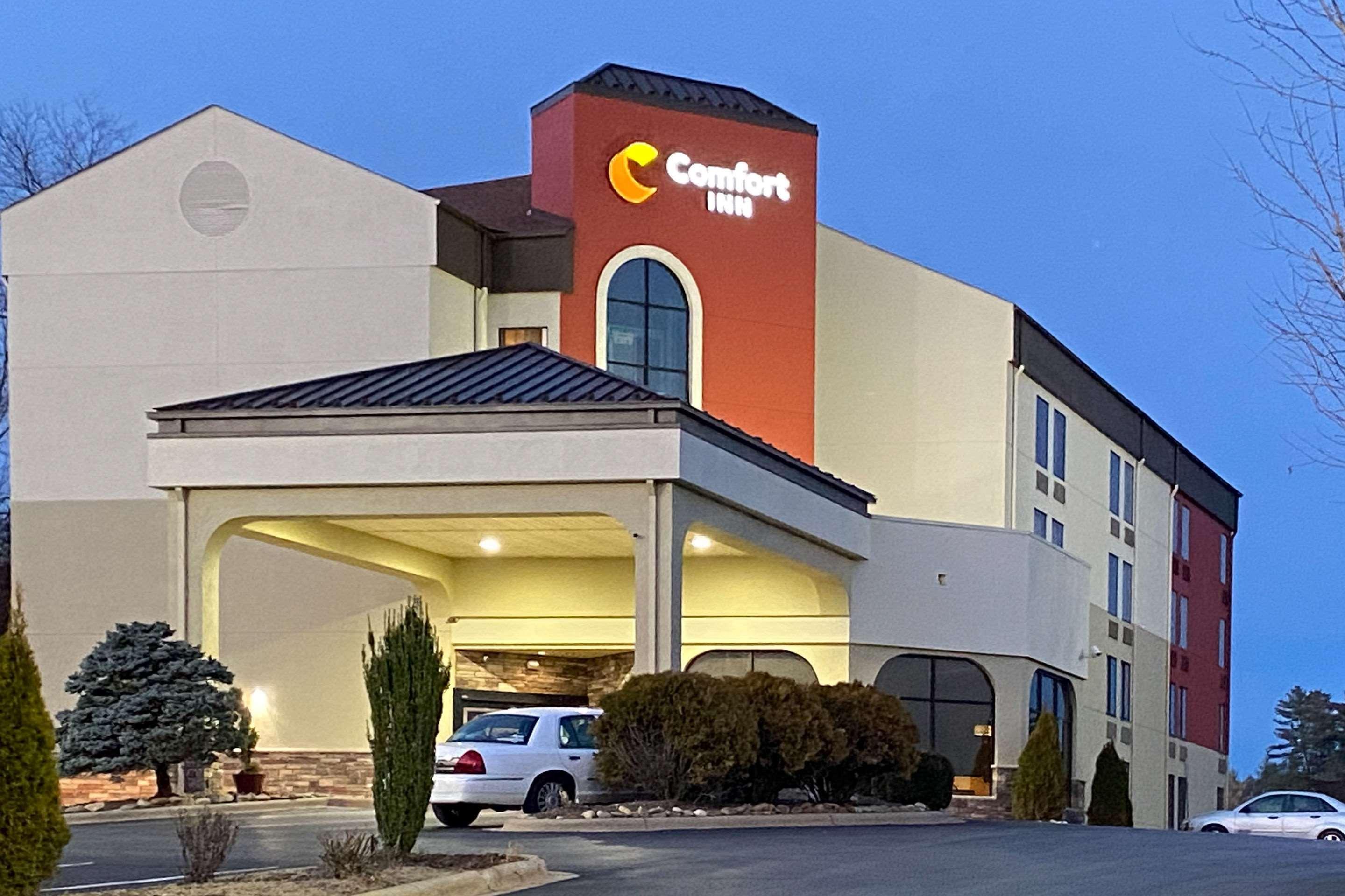 Comfort Inn North Of Asheville Mars Hill Экстерьер фото