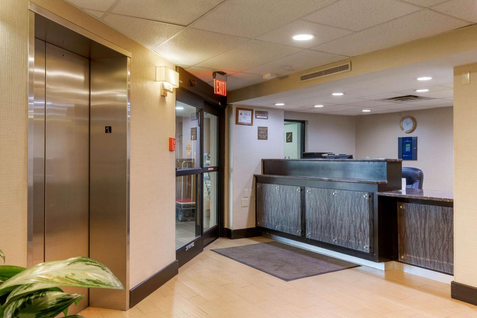 Comfort Inn North Of Asheville Mars Hill Экстерьер фото