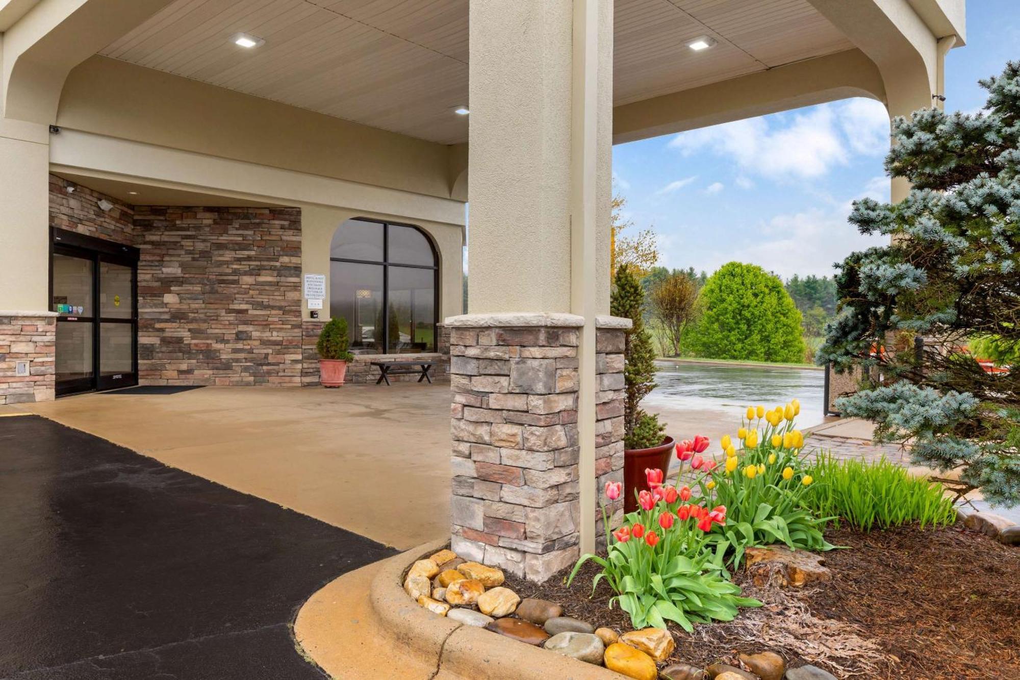 Comfort Inn North Of Asheville Mars Hill Экстерьер фото